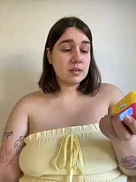 SuzieMurray - show my pussy close up