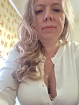 Irina3718 - Spanking on the butt 10 times.