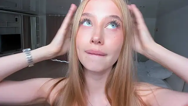 JunieAmert - I'll try to lick my boobies