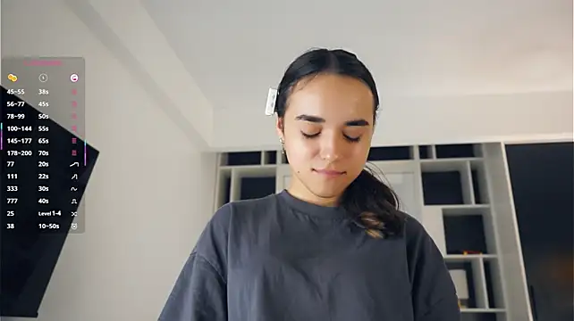 CourtneyBasbas - suck 2 fingers with drool