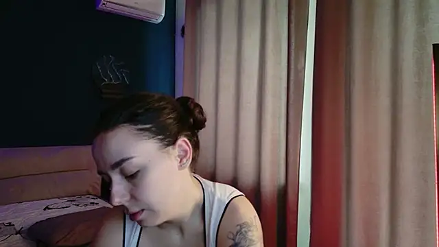 Di_na_Bell - topless