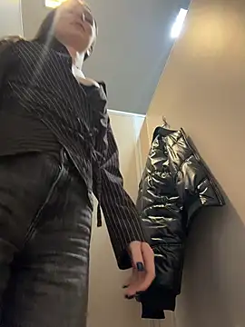 Ttixmila - Naked 10 min+blow job💦💋
