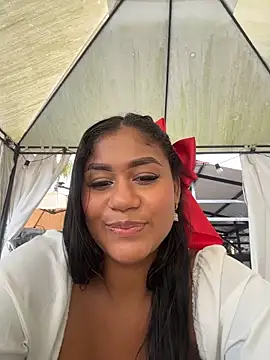 NayTorres - TITS OUT IN PUBLIC AND MAKE BOUNCE THEM