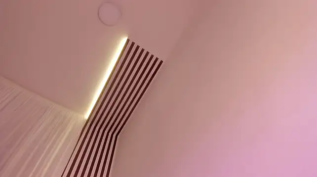 Samaantha-White - Double penetration (toy + fingers) ✌️🔋