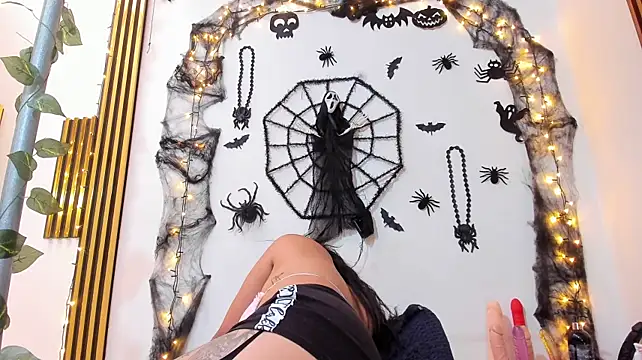 Zaira07_ - oil on my breasts