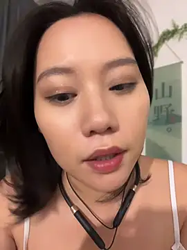 Eliza-E - 全裸5分钟