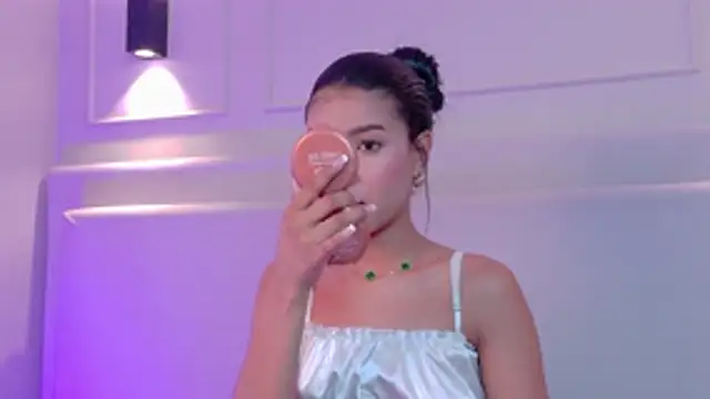 NaomiKlarc - Sexy dance to warm you up