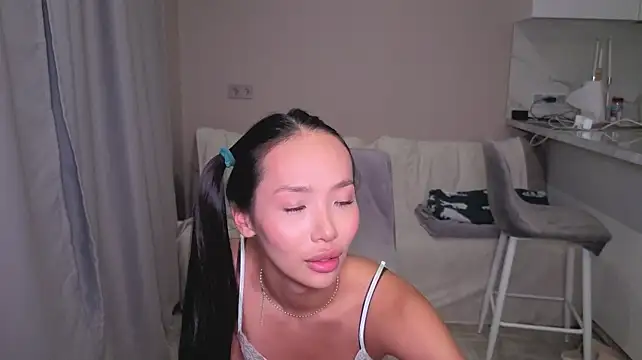 Miu_ra - seduce with sexy flexible moves