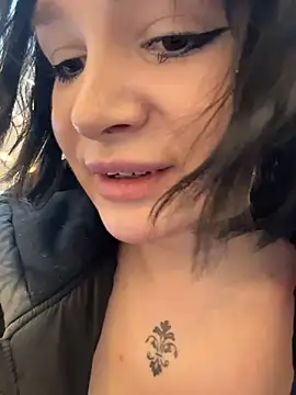 MietteDream - Publicy flash tits in store between rows