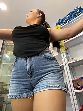 Sara-cherry - spanking the ass + oil 😈