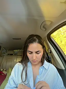 BrunetteNymph - Naked 1 min on the street 😈😱❤️