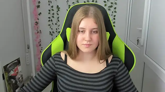 ViolaSecret - I take off 1 thing in public