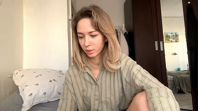 Sara_Bloservety - Add water on my sweety boobies