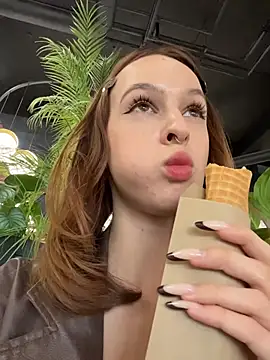Outdorable - Publicy open boobs in mall