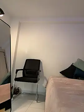 Viictoria-Jones - Spread Ass