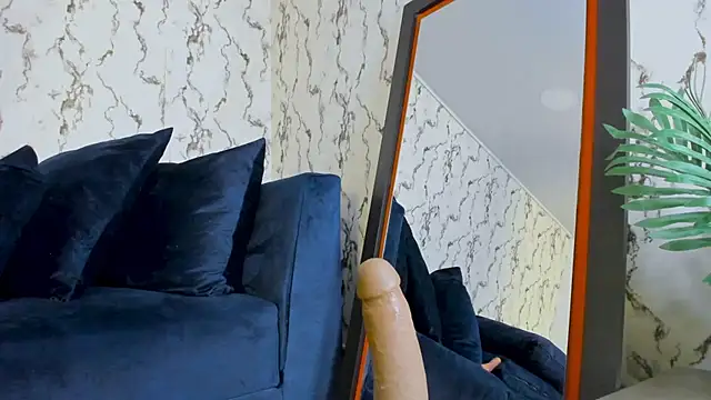 Fiorelaa_ - FINGERS IN MY CLIT