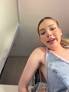 NicoleCut - Domi inside my pussy ticketshow squirtss
