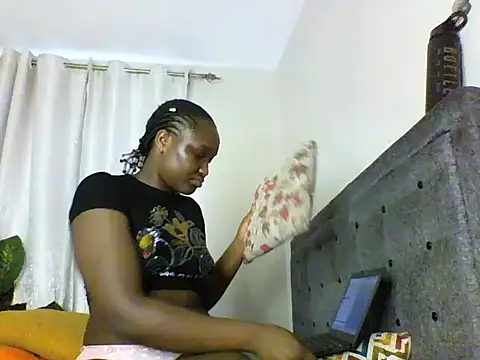 Ebony_sweet_slut - lets have funs daddyy no limit