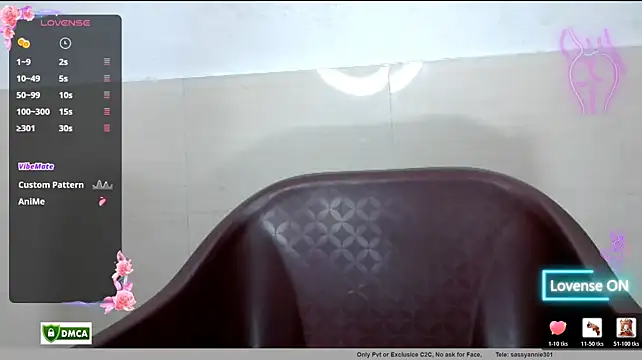 Sassy_Annie - Full nude bath show in public