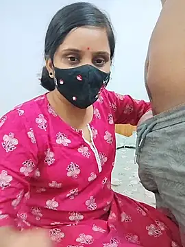 Your___Riya - Flash pussy in public 😘🥰🥰