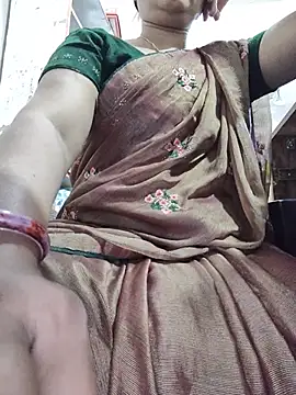Indianhotwife639 - Two fingers in pusssy