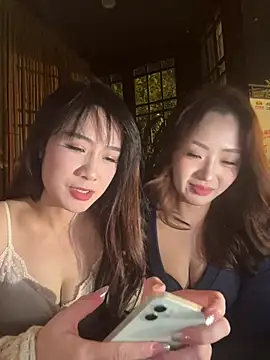 CiCi9 - 🦌园长户外舔闺蜜奶