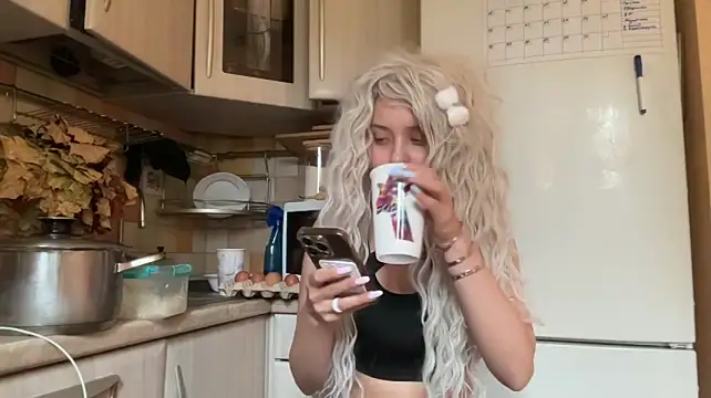 Yeniferyyyy - tease my tits❤️