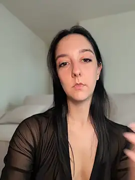 RealJuliette - Flash ass without panties