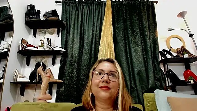 PerlaPalacioos - tease me my boss and make me cum