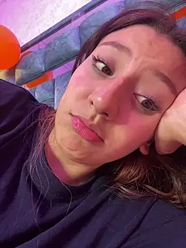 Victoria_Marrone - Flash pussy + fingering