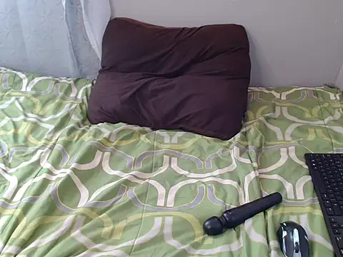Brown_Booty_Bitch - Make me squirt daddy