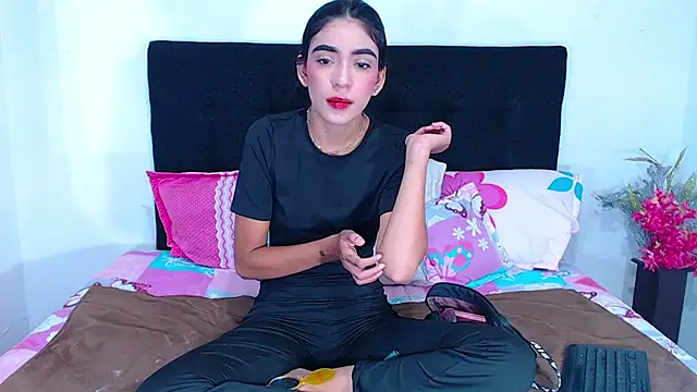 Srta_luciana - caress my body slow
