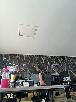 Amira_cute2 - DOMI IN CLIT CONTROL 2 MIN+OPEN LEGS