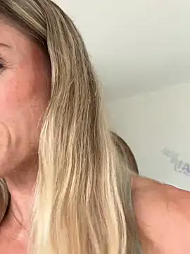 VivienneBlac - Massage Boobs with top😈💦