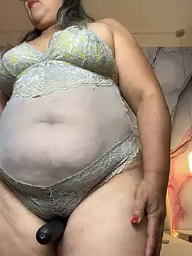 Lucy_Milf_474 - WET FINGERS IN THE PUSSY