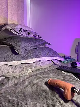 Emily_fox1 - Fuck me hard until I squirt
