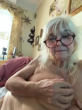 HotGrandma70 - 👋Arsch klatschen 5x