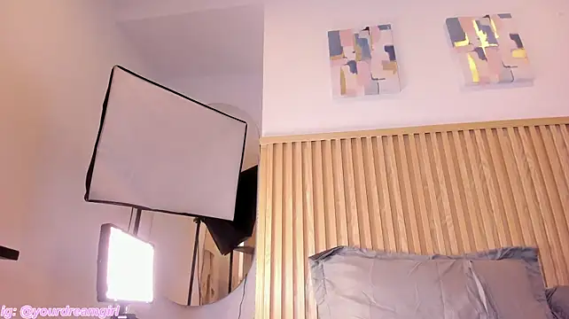 Yourdreamgirl__ - Flash Boobs
