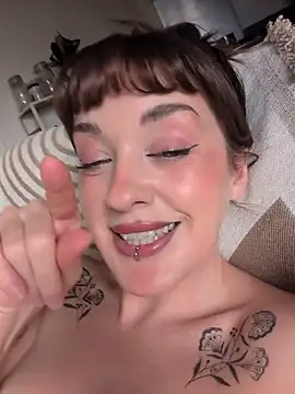 Petite_Juicy_Olive - Tip to cum at goal, last tip wins video!