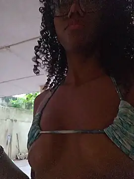 Lucia_Milano - Domi ON MY CLIT x5min + plug anal 🌸