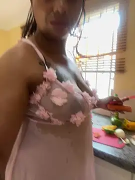Quenliyasa - my pussy is so fucking wet right now