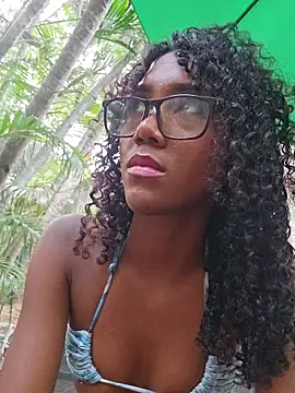 Lucia_Milano - Domi ON MY CLIT x5min + plug anal 🌸