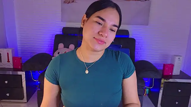 Lolitta_xxx - oil for my tits +fingers in the ass yes