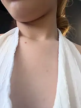 Isabella-gaviria - PANTY OFF +FUCK MY PUSSY IN PUBLIC(MALL)