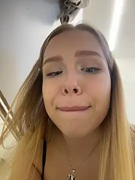 Liza_risky - Flash these gorgeous boobies 😮‍💨
