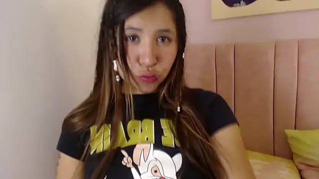 NISHA__ - Show tits + spit tits 💦😏