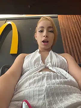 Isabella-gaviria - PANTY OFF +FUCK MY PUSSY IN PUBLIC(MALL)