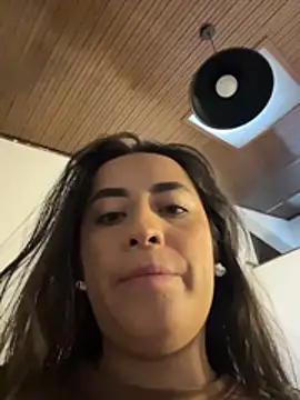 AntonellaaFerrer_ - two girls horny kiss