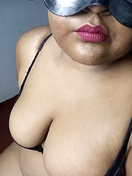 Whitechubby07 - Full body apply oil and nude sexy dance