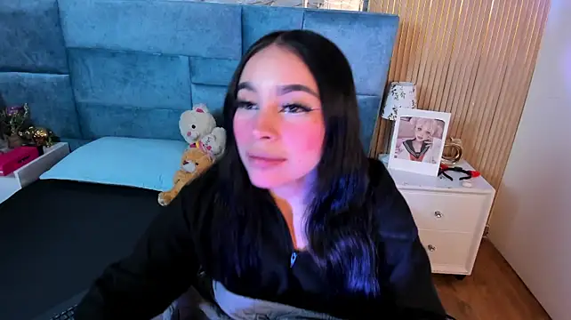 Delphine_doll - A kiss for you.